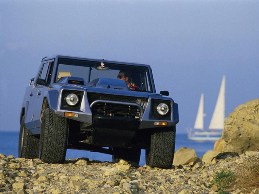  Lamborghini LM002 1986 года  (фото 17 из 35)